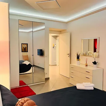 Beautiful Three-room In The Historic Center Appartamento *