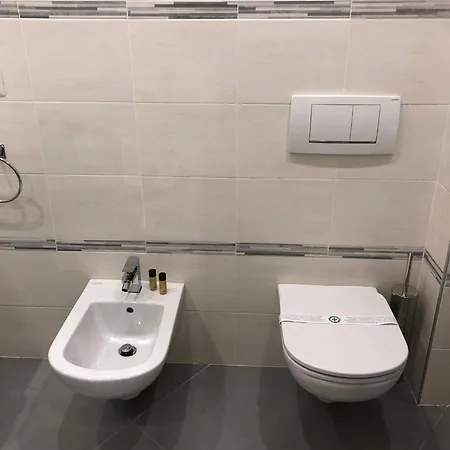 Beautiful Three-room In The Historic Center شقة فيربانيا