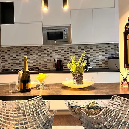 شقة Beautiful Three-room In The Historic Center فيربانيا