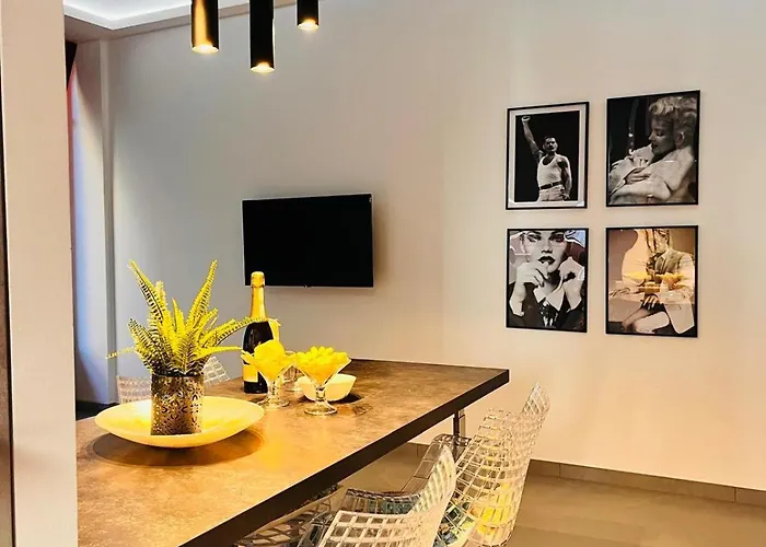 Apartmán Beautiful Three-room In The Historic Center Verbania