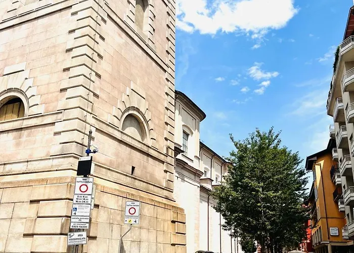 Beautiful Three-room In The Historic Center Apartman Verbania