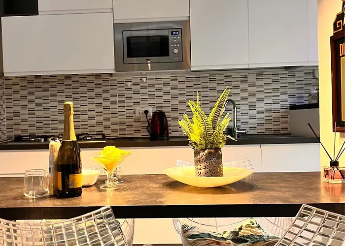 아파트 Beautiful Three-room In The Historic Center 베르바니아